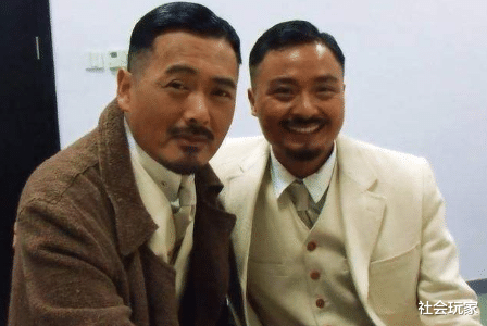 陈小春@明星和替身合照，以为陈小春够像了，最后一位娶了本尊前任