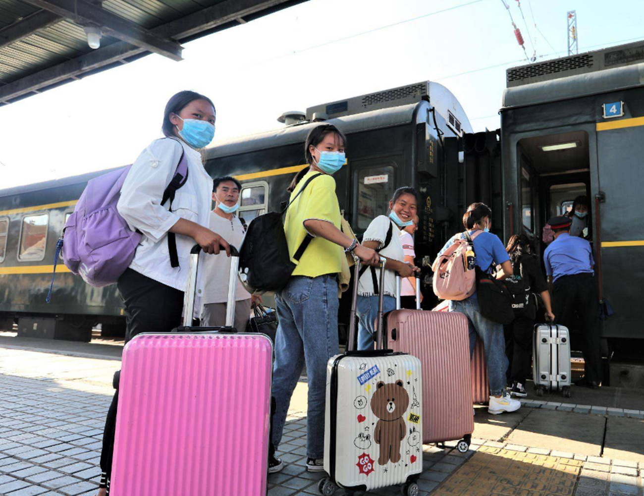 大学|一个三本学生,大学四年要花多少钱?一般家庭真承担不起
