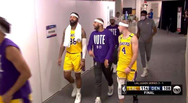 湖人队|湖人真正大哥！西决一分未得，赛后却教育两小弟，詹皇都要尊敬他