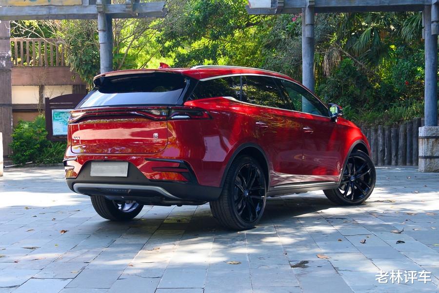 比亚迪|国产品牌的骄傲！4.3秒破百，油耗1.5L，双层隔音，狂甩21万辆