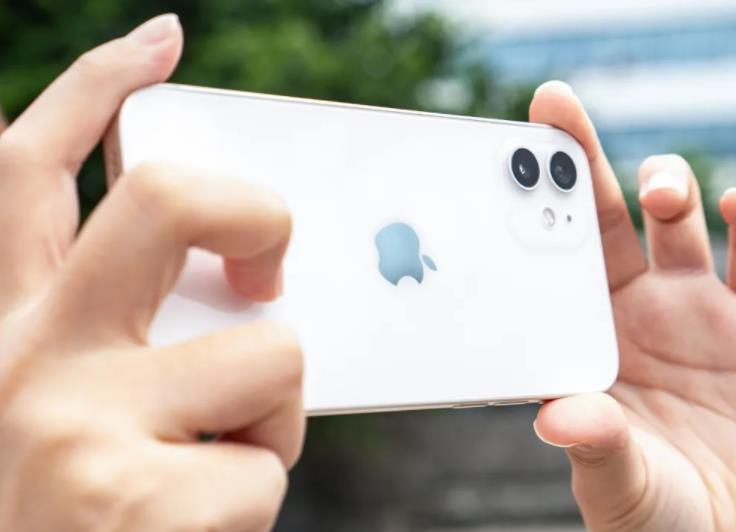 iphone12|别不服，iPhone12是当前最不耗电的手机，远胜安卓5G