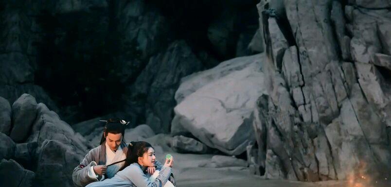 「蒋依依」鸦杀不止特效窒息？剧剪辑乱改原著，致女主赵露思像蒋依依替身？