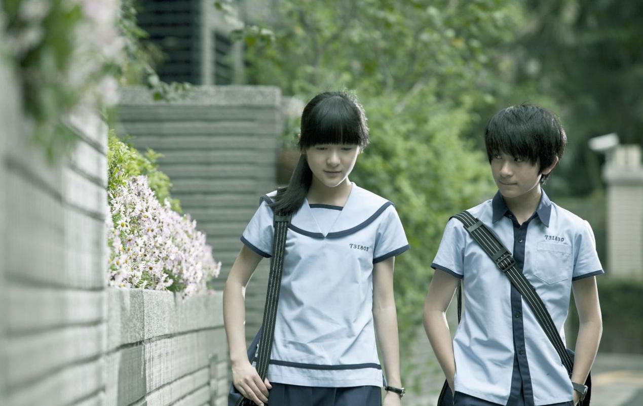 早恋|高中学霸写“情书”，老师看完直言被感动，学渣同桌：看不懂