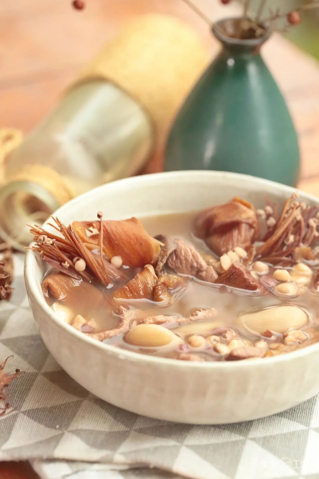 「疾病」湿热天用这花炖一炖，祛湿又养颜