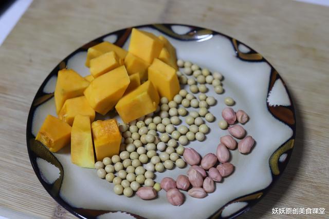 豆浆|入秋后，用南瓜和花生打豆浆，比喝牛奶强，一块钱成本做一升