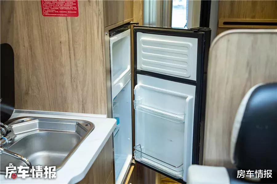 房车|退休夫妻选房车，这款大通房车咋样？2.0T自动挡性价比高不用加装