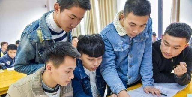 大学|考入专科院校的学生，5件事情要尽早准备，抢占先机才能更有发展