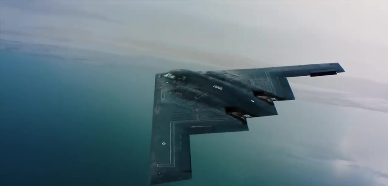 「运输机」国外媒体称轰20为红色B2，准确消息称今年将首次飞行。军迷们蹲了三天三夜。