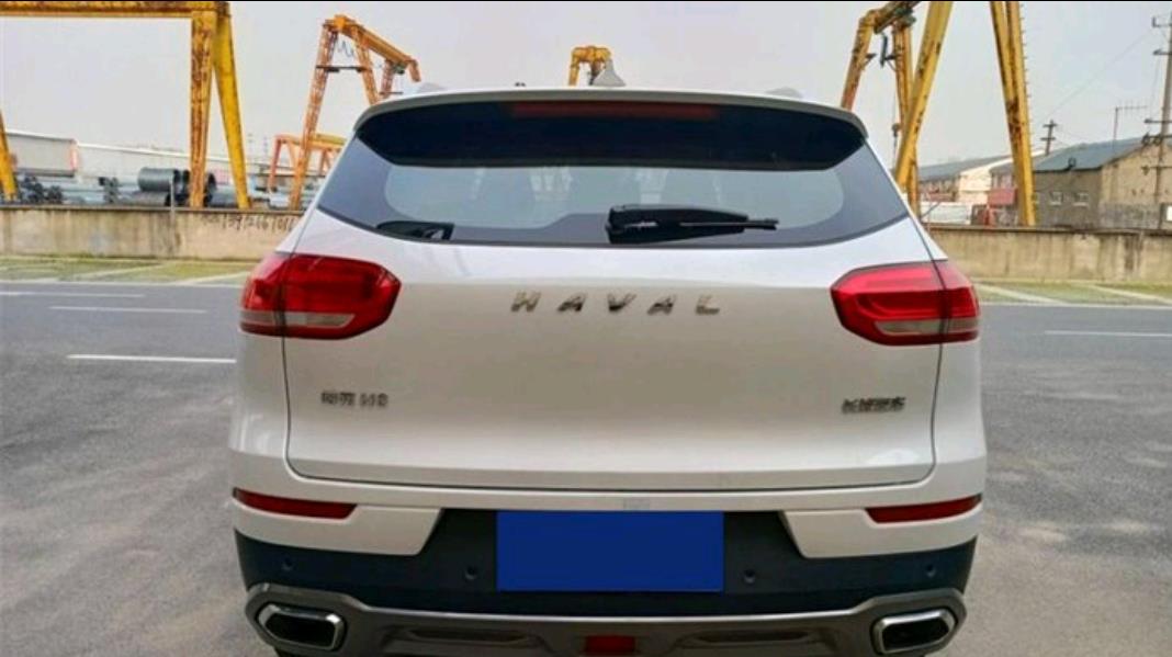 SUV|25岁小伙喜提哈弗H6，空间大家用很合适，分享900公里用车感受