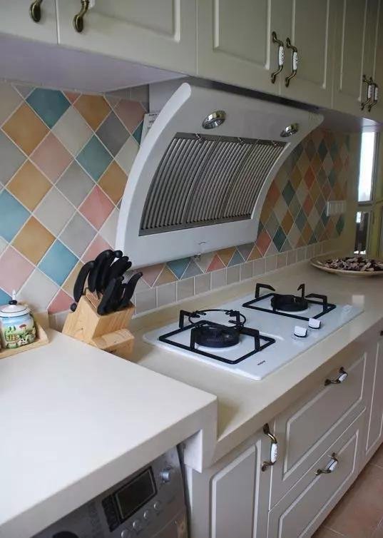 朋友490万买55平小蜗居，参观半小时就出来了，这也太憋屈了