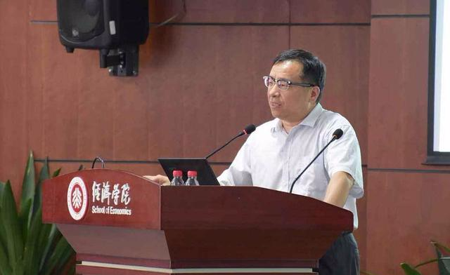 房价到底能不能跌？多少最合适？北大教授为何说楼市不能大起大落