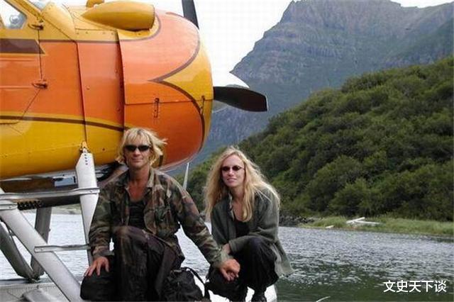 文史天下谈|自称熊的朋友，坚持护熊13年却葬身熊腹，死前6分钟录音被禁播