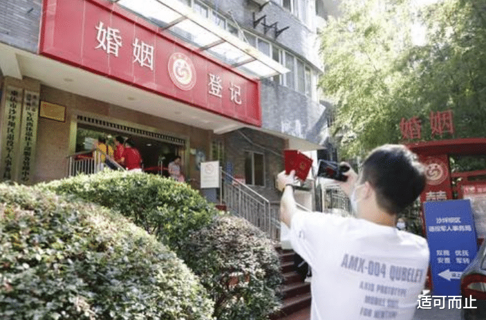 七夕节|七夕节“杜蕾斯”广告文案上热搜，网友：果然没有让我失望