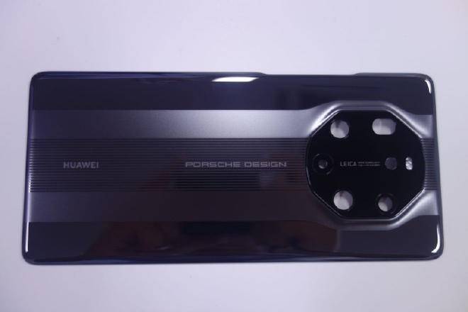 华为mate 40|华为 Mate40渲染图曝光！价格差不多，选iPhone 12还是选它？