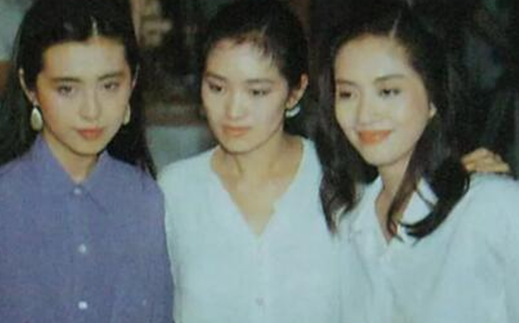 #电影#香港影史上最牛逼的“烂片”,没有之一,百位明星0片酬参演,周星驰都是陪衬