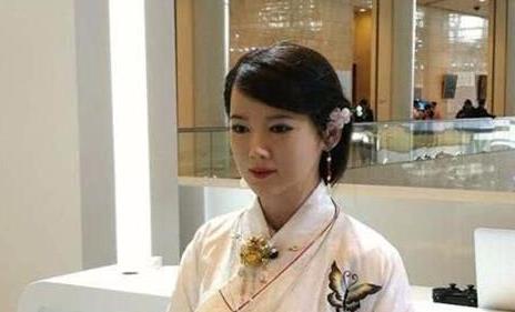 机器人:日本女性机器人预售,被抢购一空,原来是她有三项“专属服务”!