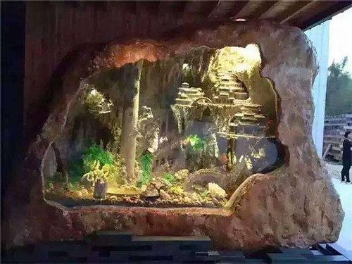 |福建男子用5年将14吨玉石雕成“东海龙宫”,专家:价值无法估量