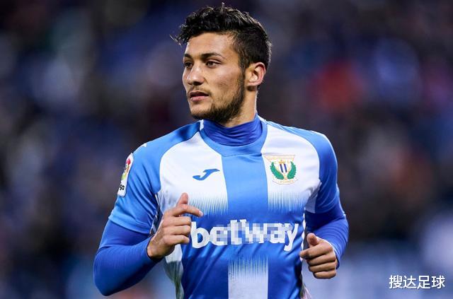 皇家马德里|皇马今夏离队第10人诞生！卖人套现6400万，至今一分钱没花