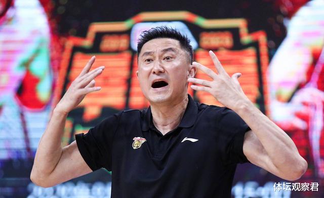 易建联|易建联伤退！细节显示不乐观，杜锋只能启用马尚，重用1人