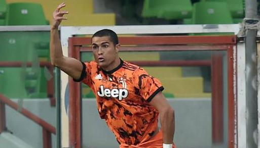 C罗|1-1到4-1，C罗疯狂一战刷爆3大神迹！5-1隔空完胜梅西