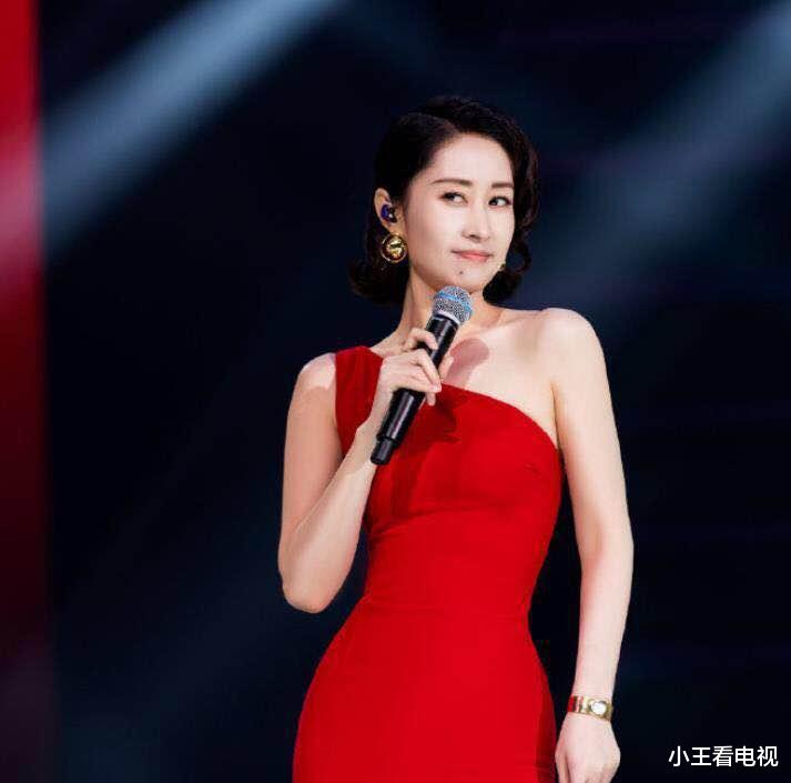 『刘敏涛』真相大白了！舞台下全是纸片人，难怪刘敏涛表情失控