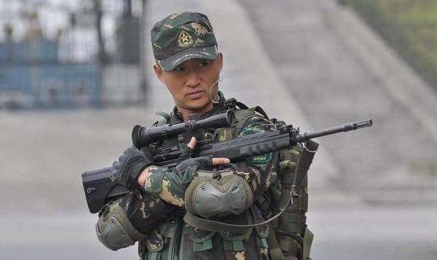「吴京」吴京21秒爬4楼,去特种部队装X,特种兵报出数字才知道高看自己