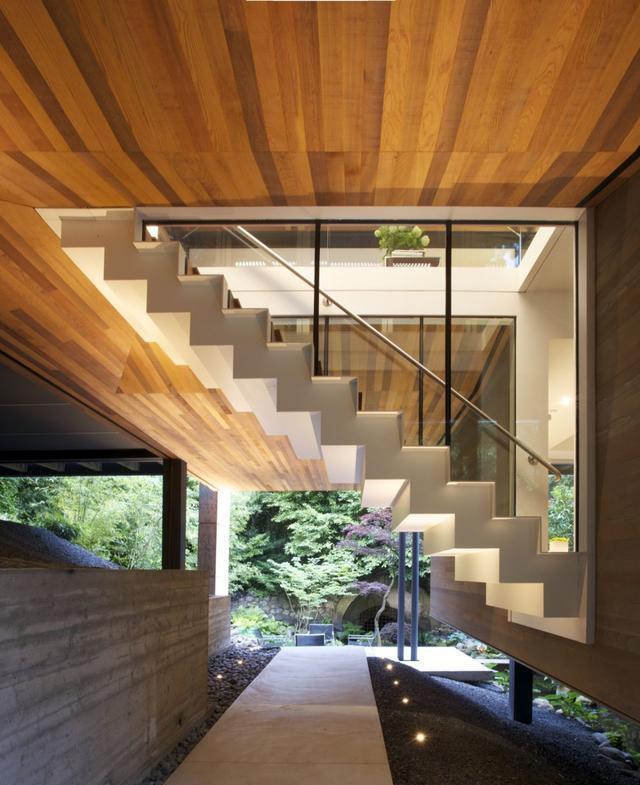 |探访450㎡私人别墅装修，这室外造景手法，还没进屋就被迷住了！