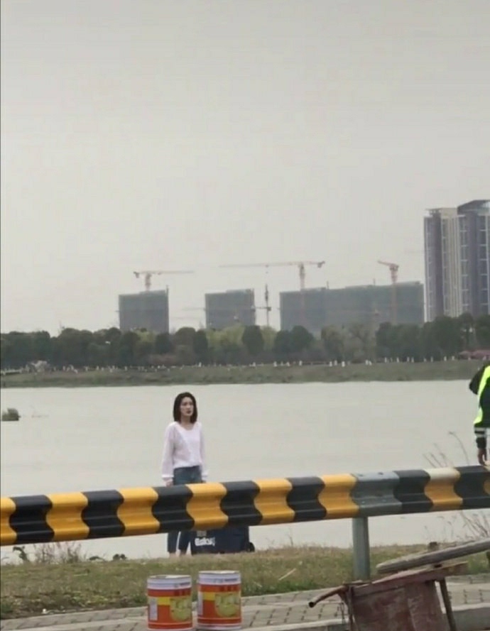 李沁@李沁黄景瑜最新剧透照曝光，黄景瑜实力展现绅士好男人形象