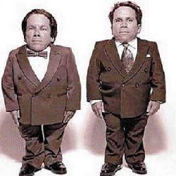 「侏儒症」人类史上唯一一例!奥地利一男子患上侏儒症后,又得巨人症