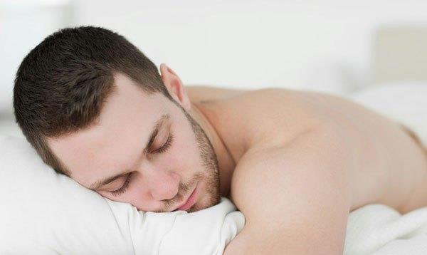 「睡眠」男性关键时刻总是“掉链子”，不妨尝试这些方法，另一半要监督好