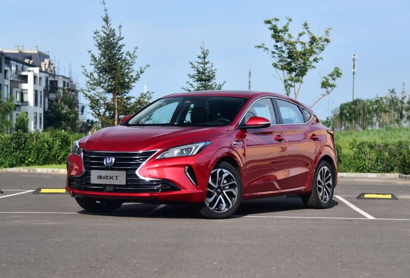 [长安逸动]10w预算想买小钢炮，高尔夫就别想了，但这款国产车不比它差