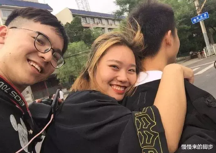 李雪琴|丧丧的李雪琴,走红也救不了她……