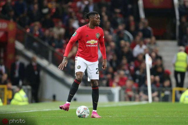 曼联|从水晶宫到曼联，防守能力超强的他，刷新大众的眼界