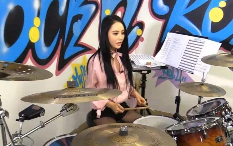 酒吧▲韩国18线女星, 被中国网友封为“最美鼓神”, 落魄后靠酒吧走穴捞金