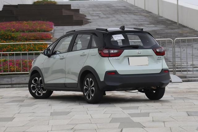 驾照|刚拿驾照的适合开什么车？这五款合资家轿，皮实还不贵，可供参考