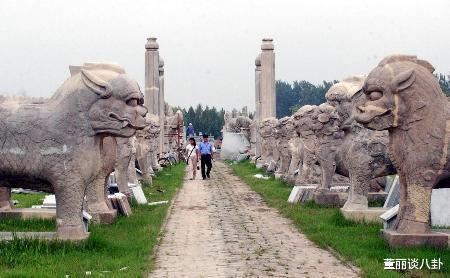 『十三陵』明祖皇陵沉入湖底300年, 仍保存完好, 洪水退去陵墓现!