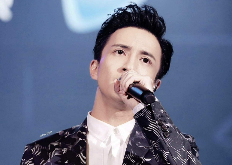 薛之谦■歌手的首张专辑名见人品？薛之谦自恋，蔡徐坤有野心，毛不易朴实