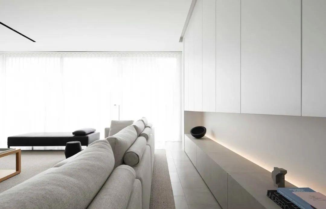 |土豪砸下2个亿，打造5500㎡别墅，前有庭院，后有海景，太美了