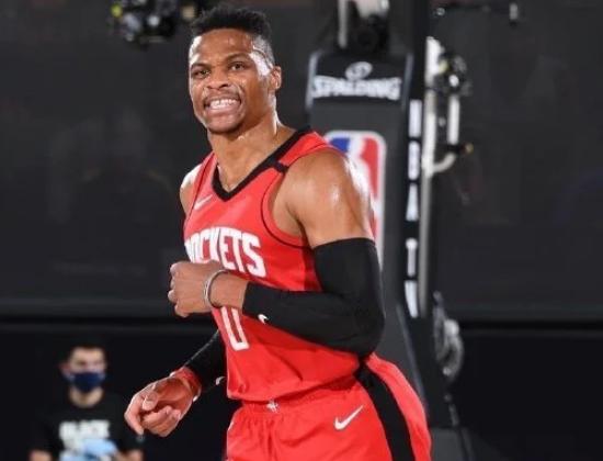 威斯布鲁克|33分钟7误5犯耻辱表现，德帅送给威少两句话，听听他怎么说