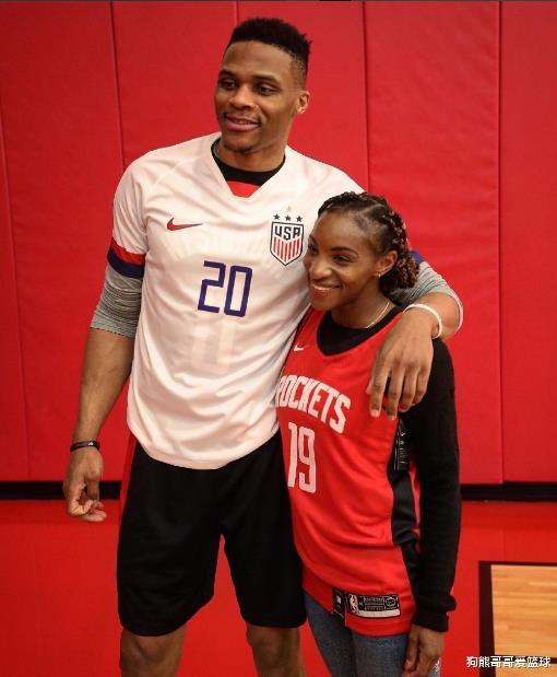 火箭队@352胜246负！火箭新动作自降实力？3笔交易4年准备，将化为泡影