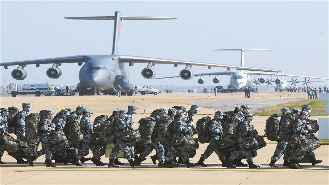 「直升机」中国“民间航母”！可运载1000架直升机，一旦战争爆发瞬间变出50艘