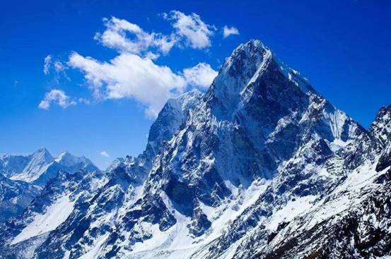 喜马拉雅山|喜马拉雅山又发生了啥？灭绝动物在黑暗中出现，各国高呼：快停下