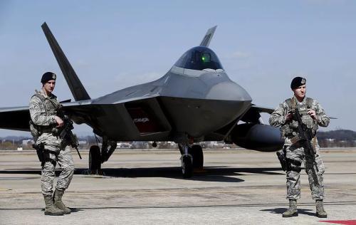 轰炸机■美军F15战机坠毁，大批B52轰炸机赶来复仇，海峡沿岸部队一级戒备