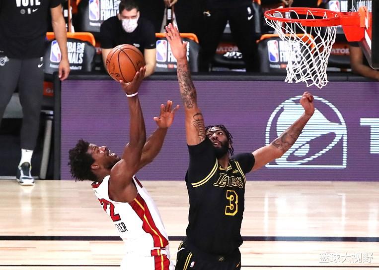 勒布朗·詹姆斯|40+13+7！詹姆斯和巴特勒对飙！创74年炸裂纪录，成历史第一人