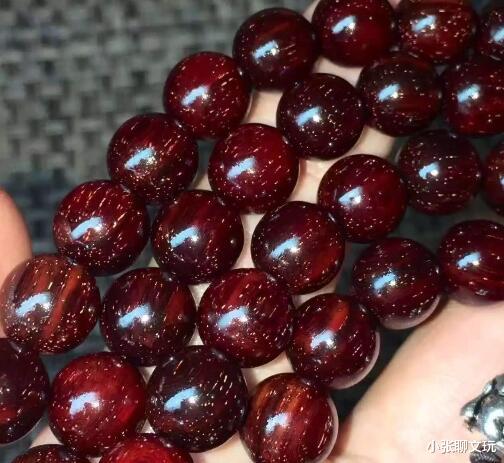 小叶紫檀|小叶紫檀究竟有什么好玩的?三点成就让它成为木质手串主流