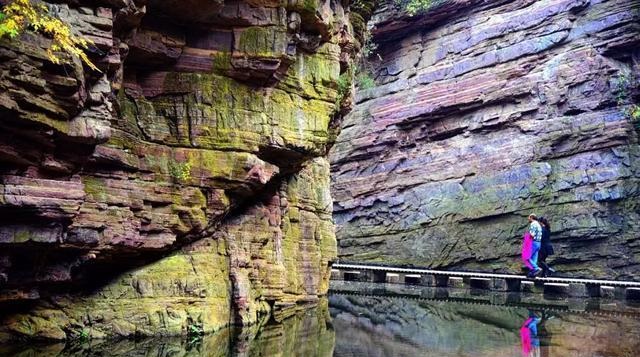 龙潭大峡谷|中国首个倒闭的5A景区，景色不输九寨沟，网友感到可惜