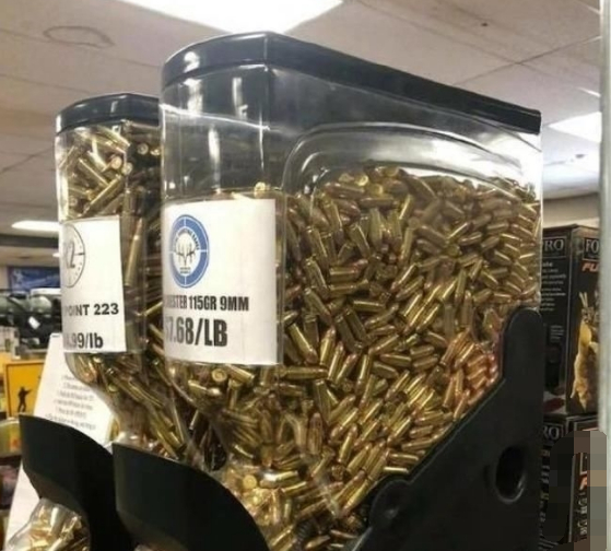 |美国的枪支超市够开放了,直到看见子弹售卖机,才知道啥叫随意!