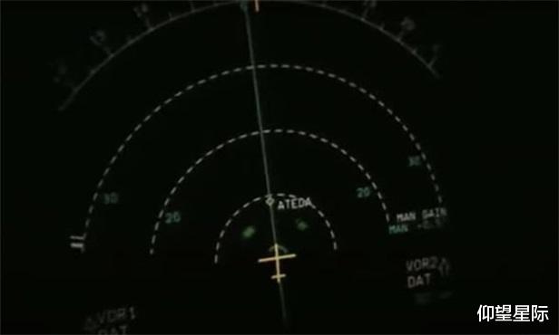 UFO|重见天日！美国飞行员拍到巨型“发光球体”，UFO专家困惑不已