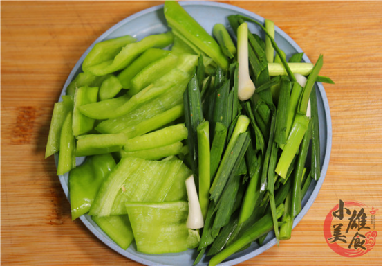 ##猪身上这个东西对眼睛好,1头猪就1个,经常用电脑的人要多吃