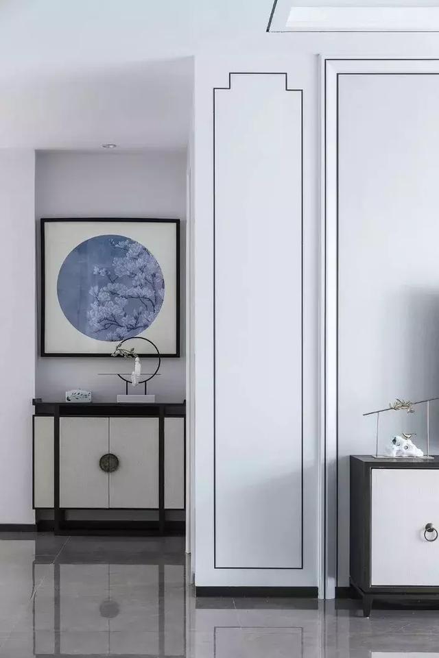 |石膏线已不适合如今装修，用这种墙面更美观大方，价格还相当便宜